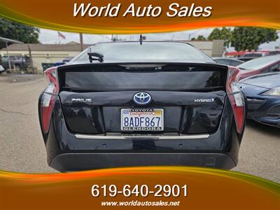 2017 Toyota Prius Three   - Photo 5 - San Diego, CA 92105