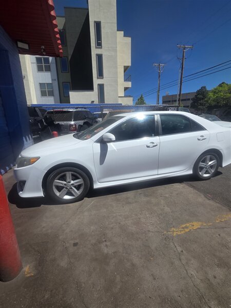 2014 Toyota Camry SE Sport   - Photo 1 - Santa Fe, NM 87505