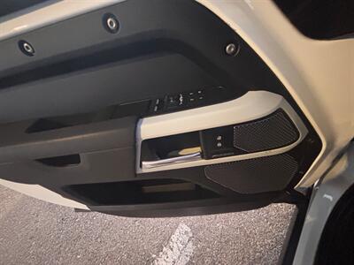 2023 Land Rover Defender 90 S   - Photo 13 - Santa Fe, NM 87505