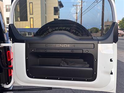 2023 Land Rover Defender 90 S   - Photo 19 - Santa Fe, NM 87505