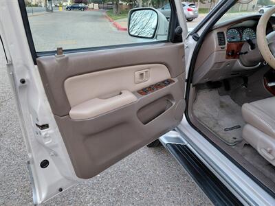 2000 Toyota 4Runner Limited 4dr Limited - Photo 9 - Santa Fe, NM 87505