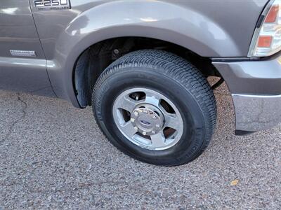 2006 Ford F-250 Super Duty Lariat  Xtra Cab - Photo 6 - Santa Fe, NM 87505