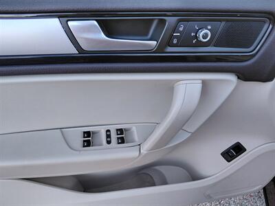 2013 Volkswagen Touareg TDI Sport - Photo 17 - Santa Fe, NM 87505