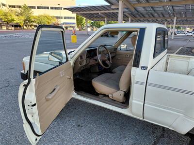 1988 Toyota Pickup 2dr 4X4 - Photo 6 - Santa Fe, NM 87505