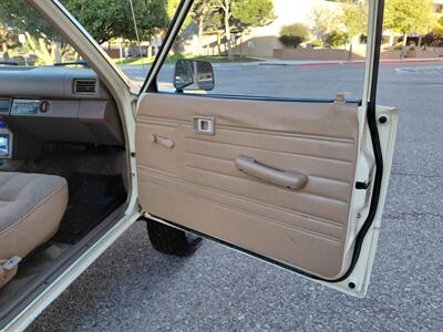 1988 Toyota Pickup 2dr 4X4 - Photo 11 - Santa Fe, NM 87505