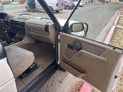 1994 Land Rover Discovery   - Photo 9 - Santa Fe, NM 87505