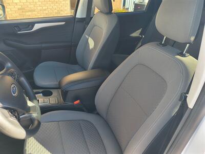 2022 Ford Escape Hybrid SE   - Photo 14 - Goshen, IN 46526