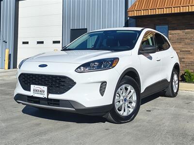 2022 Ford Escape Hybrid SE   - Photo 2 - Goshen, IN 46526