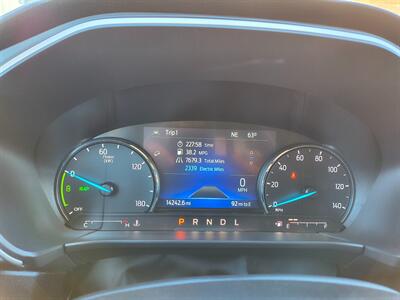 2022 Ford Escape Hybrid SE   - Photo 11 - Goshen, IN 46526