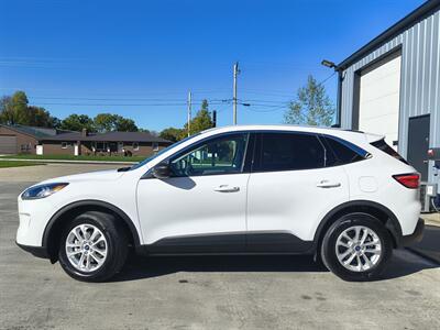 2022 Ford Escape Hybrid SE   - Photo 3 - Goshen, IN 46526