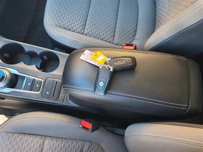 2022 Ford Escape Hybrid SE   - Photo 15 - Goshen, IN 46526