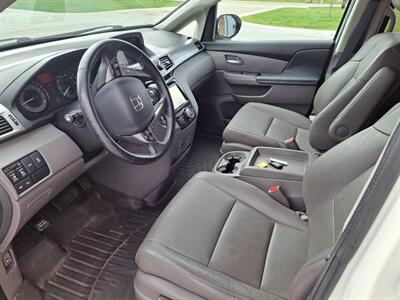 2016 Honda Odyssey Touring   - Photo 9 - Goshen, IN 46526