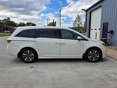 2016 Honda Odyssey Touring   - Photo 6 - Goshen, IN 46526