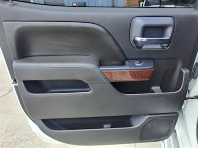 2017 GMC Sierra 2500HD SLT   - Photo 23 - Goshen, IN 46526