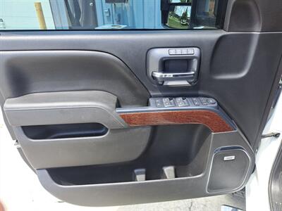 2017 GMC Sierra 2500HD SLT   - Photo 20 - Goshen, IN 46526