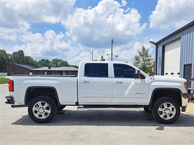 2017 GMC Sierra 2500HD SLT   - Photo 7 - Goshen, IN 46526