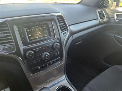 2017 Jeep Grand Cherokee Laredo   - Photo 11 - Goshen, IN 46526