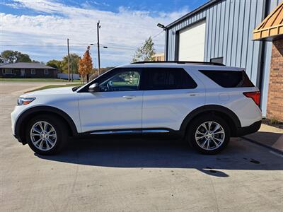 2020 Ford Explorer XLT   - Photo 2 - Goshen, IN 46526