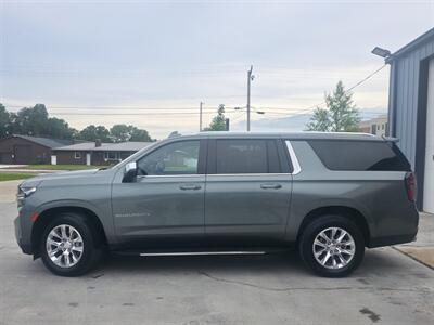 2023 Chevrolet Suburban Premier   - Photo 3 - Goshen, IN 46526