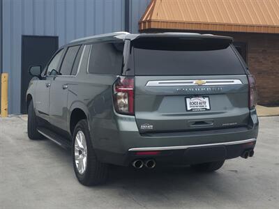 2023 Chevrolet Suburban Premier   - Photo 4 - Goshen, IN 46526