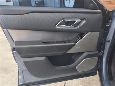 2018 Land Rover Range Rover Velar P250 R-Dynamic SE - Photo 20 - Goshen, IN 46526