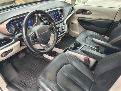 2018 Chrysler Pacifica Touring L Plus - Photo 10 - Goshen, IN 46526