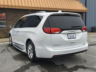 2018 Chrysler Pacifica Touring L Plus - Photo 4 - Goshen, IN 46526