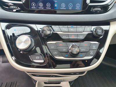 2018 Chrysler Pacifica Touring L Plus - Photo 17 - Goshen, IN 46526
