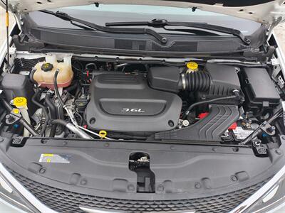 2018 Chrysler Pacifica Touring L Plus - Photo 33 - Goshen, IN 46526