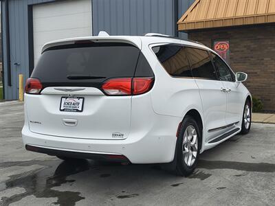 2018 Chrysler Pacifica Touring L Plus - Photo 6 - Goshen, IN 46526