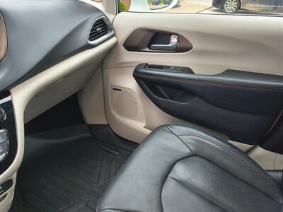 2018 Chrysler Pacifica Touring L Plus - Photo 16 - Goshen, IN 46526