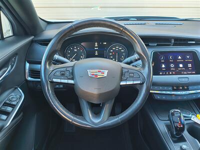 2020 Cadillac XT4 Premium Luxury   - Photo 12 - Goshen, IN 46526