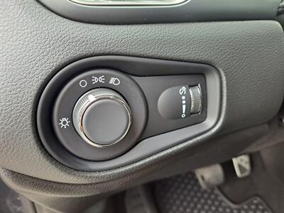 2023 Jeep Renegade Latitude   - Photo 23 - Goshen, IN 46526