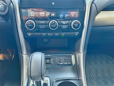 2022 Subaru Ascent Limited 7-Passenger   - Photo 16 - Goshen, IN 46526