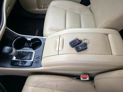 2018 Toyota Highlander XLE   - Photo 14 - Goshen, IN 46526