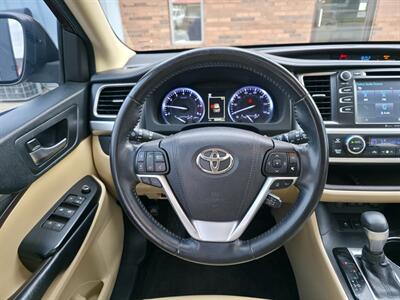2018 Toyota Highlander XLE   - Photo 11 - Goshen, IN 46526
