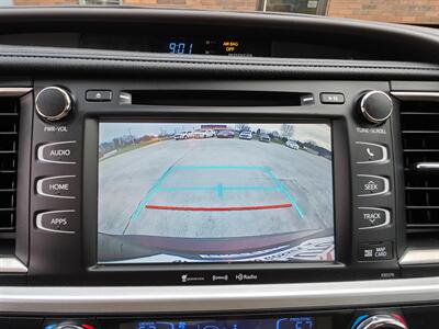 2018 Toyota Highlander XLE   - Photo 18 - Goshen, IN 46526