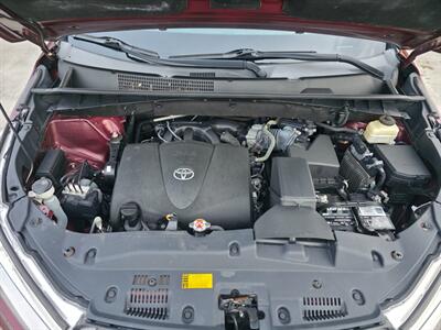 2018 Toyota Highlander XLE   - Photo 27 - Goshen, IN 46526