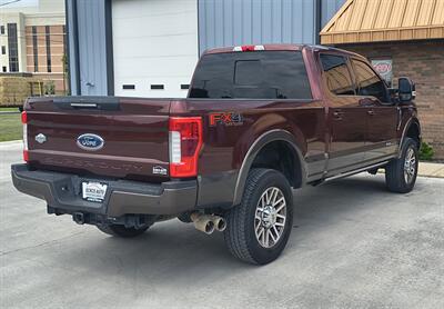 2017 Ford F-250 Super Duty King Ranch   - Photo 6 - Goshen, IN 46526
