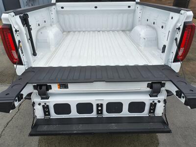 2025 GMC Sierra 1500 SLT   - Photo 27 - Goshen, IN 46526
