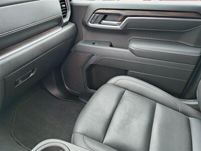 2025 GMC Sierra 1500 SLT   - Photo 15 - Goshen, IN 46526