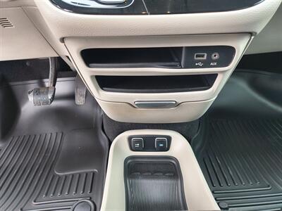 2017 Chrysler Pacifica Touring Plus   - Photo 14 - Goshen, IN 46526