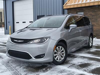 2017 Chrysler Pacifica Touring Plus   - Photo 2 - Goshen, IN 46526
