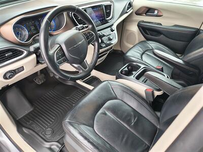 2017 Chrysler Pacifica Touring Plus   - Photo 10 - Goshen, IN 46526