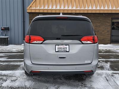 2017 Chrysler Pacifica Touring Plus   - Photo 5 - Goshen, IN 46526