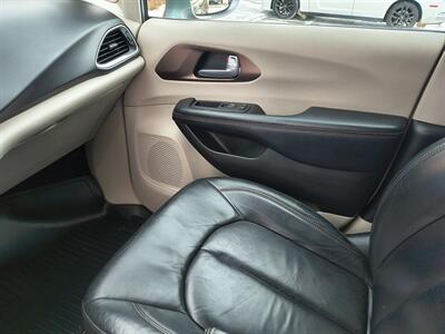 2017 Chrysler Pacifica Touring Plus   - Photo 20 - Goshen, IN 46526