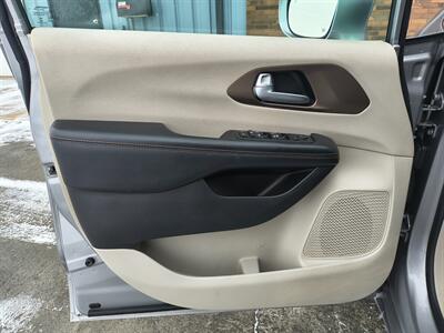 2017 Chrysler Pacifica Touring Plus   - Photo 21 - Goshen, IN 46526