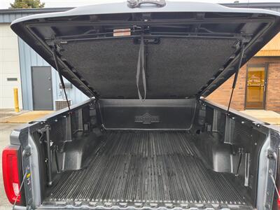 2019 GMC Sierra 1500 SLT   - Photo 24 - Goshen, IN 46526