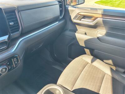 2024 Chevrolet Silverado 1500 LT   - Photo 14 - Goshen, IN 46526