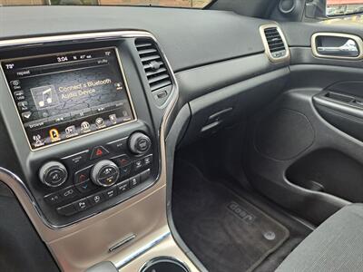 2017 Jeep Grand Cherokee Laredo   - Photo 12 - Goshen, IN 46526